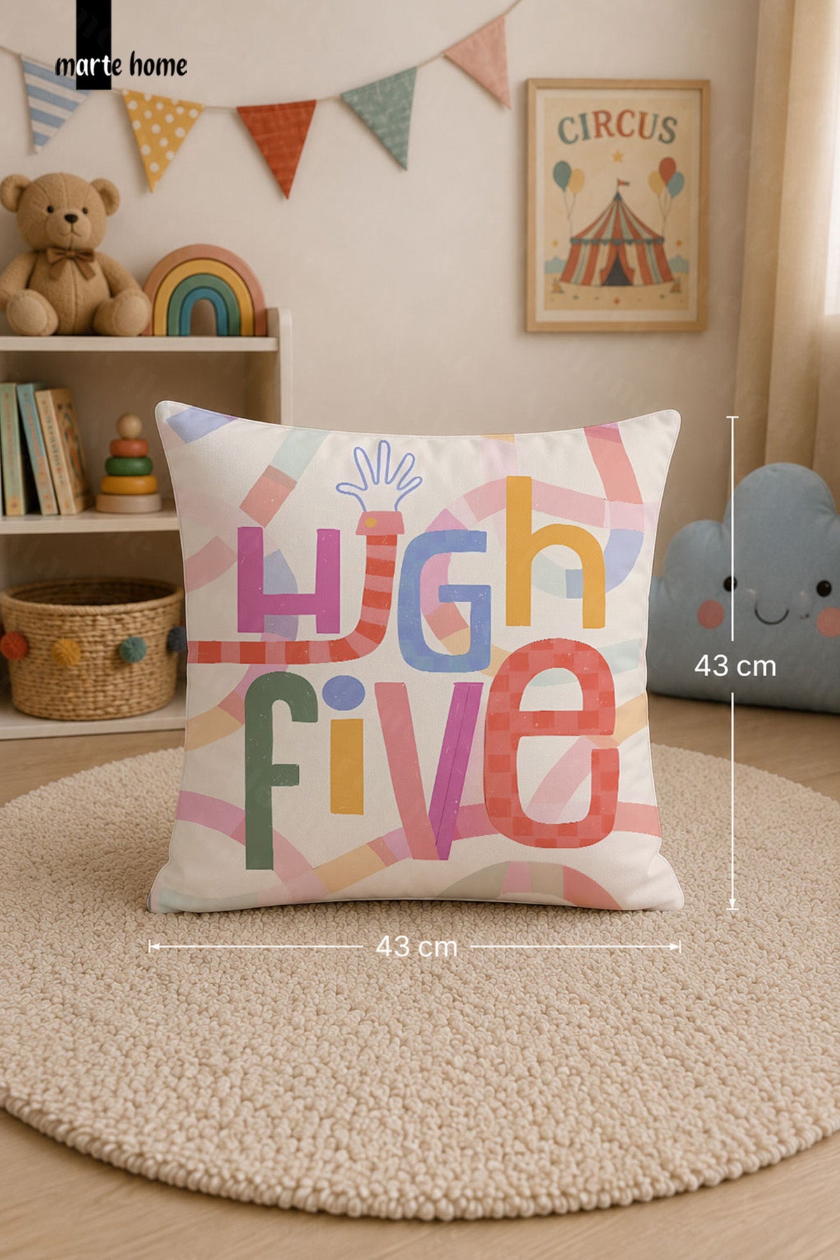 HIGH FIVE - RENKLİ DİJİTAL BASKILI ÇOCUK KIRLENT KILIFI - 43x43 CM