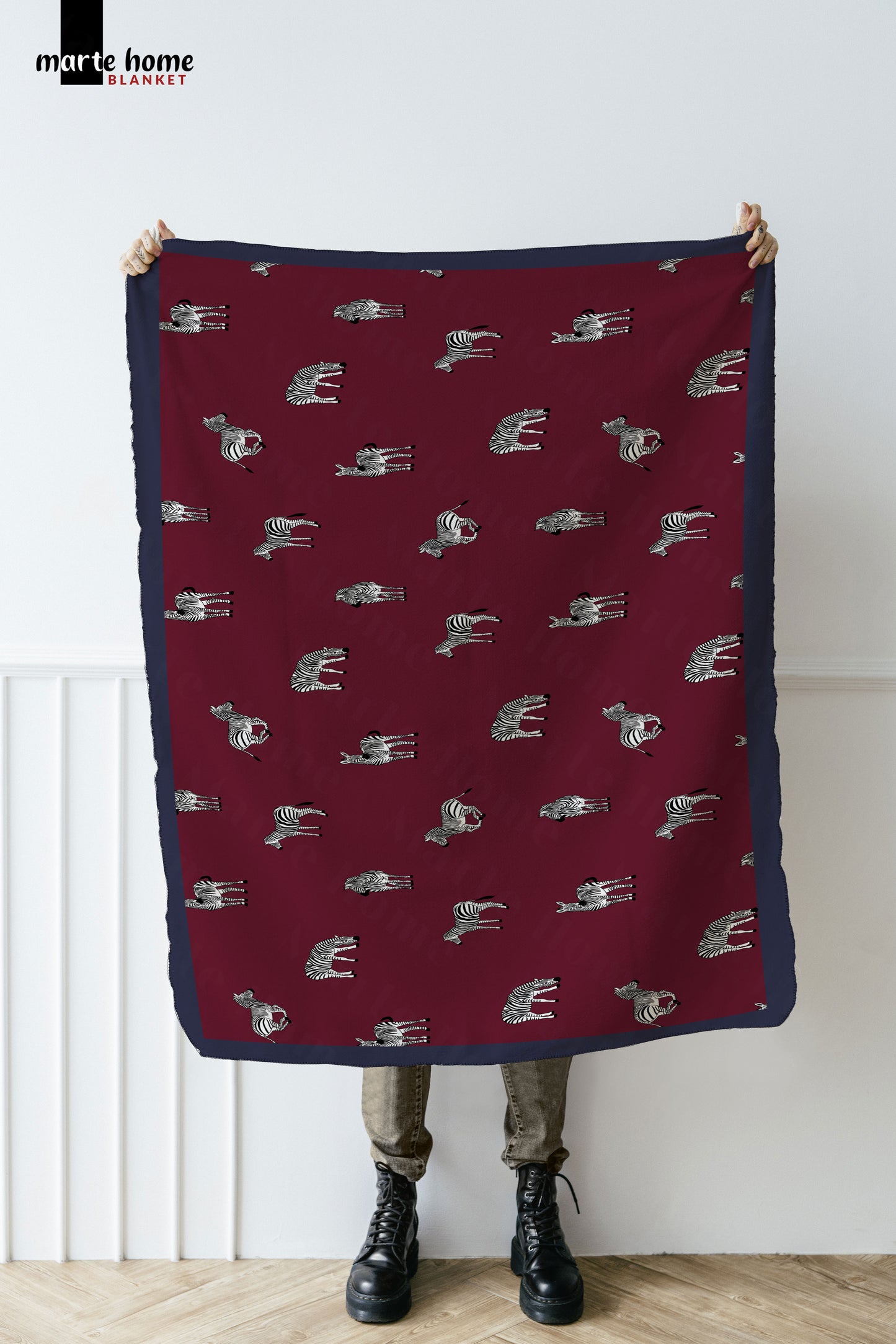 Bordo Zebra Desenli Tek Taraf Baskılı 100x170 Cm Polar Tv Battaniyesi