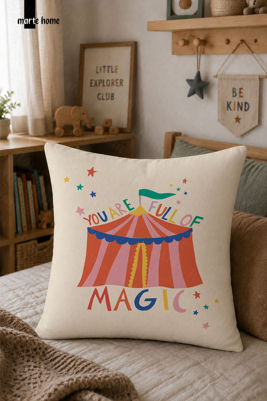 MAGIC - RENKLİ DİJİTAL BASKILI ÇOCUK KIRLENT KILIFI - 43x43 CM
