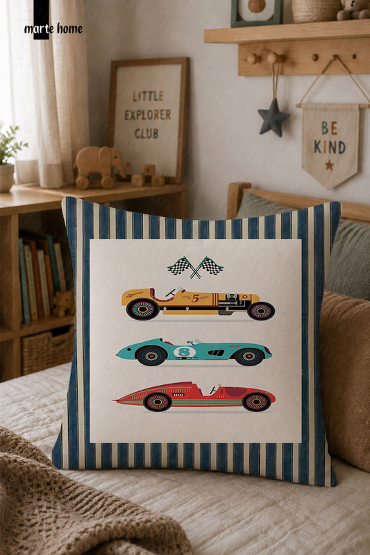 CARS - RENKLİ DİJİTAL BASKILI ÇOCUK KIRLENT KILIFI - 43x43 CM
