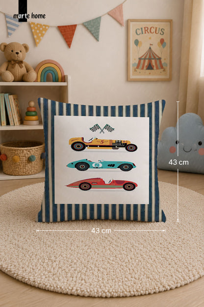 CARS - RENKLİ DİJİTAL BASKILI ÇOCUK KIRLENT KILIFI - 43x43 CM